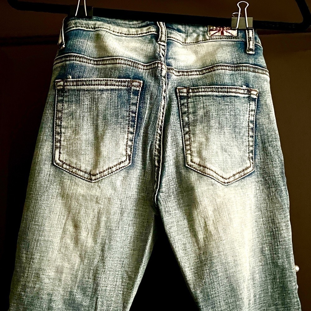 Machine Destroyed Cropped Jeans! Pearl accents! Sz Xs - Picture 9 of 13